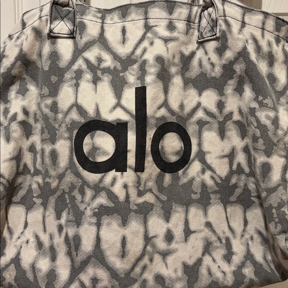 Alo Yoga Tie Dye Gray Gym Tote EUC - Picture 9 of 10